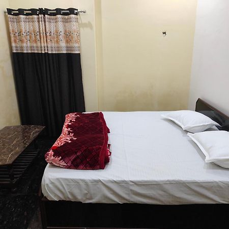 Sky Inn Paying Guest House Waranasi Zewnętrze zdjęcie