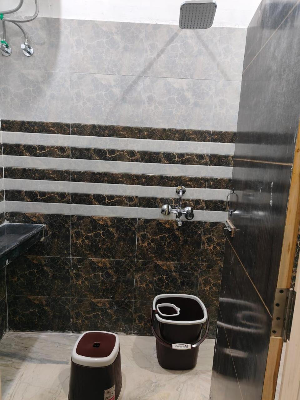 Sky Inn Paying Guest House Waranasi Zewnętrze zdjęcie