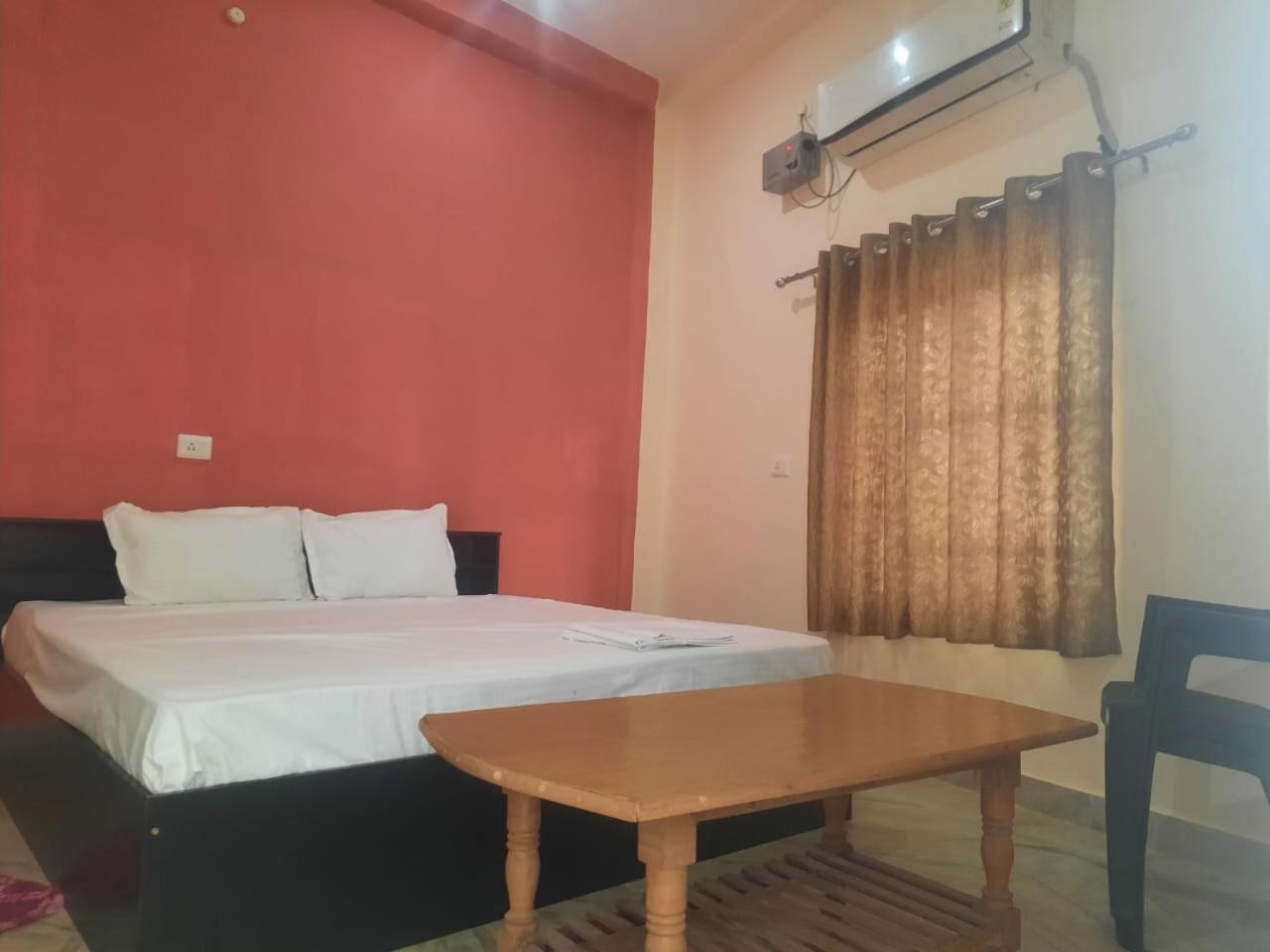 Sky Inn Paying Guest House Waranasi Zewnętrze zdjęcie