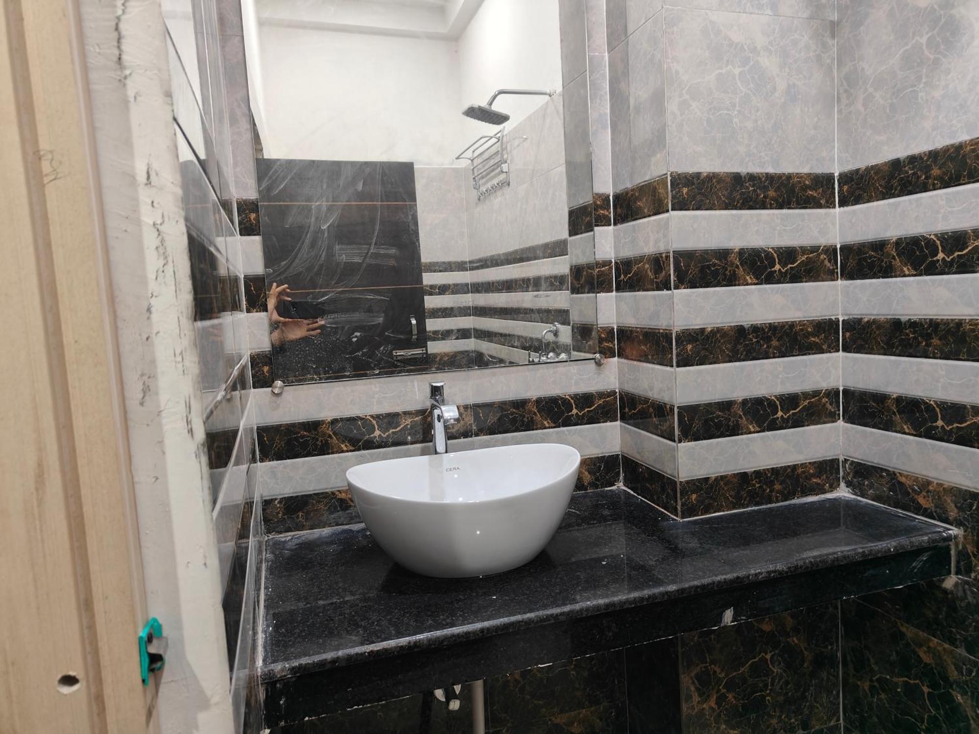 Sky Inn Paying Guest House Waranasi Zewnętrze zdjęcie