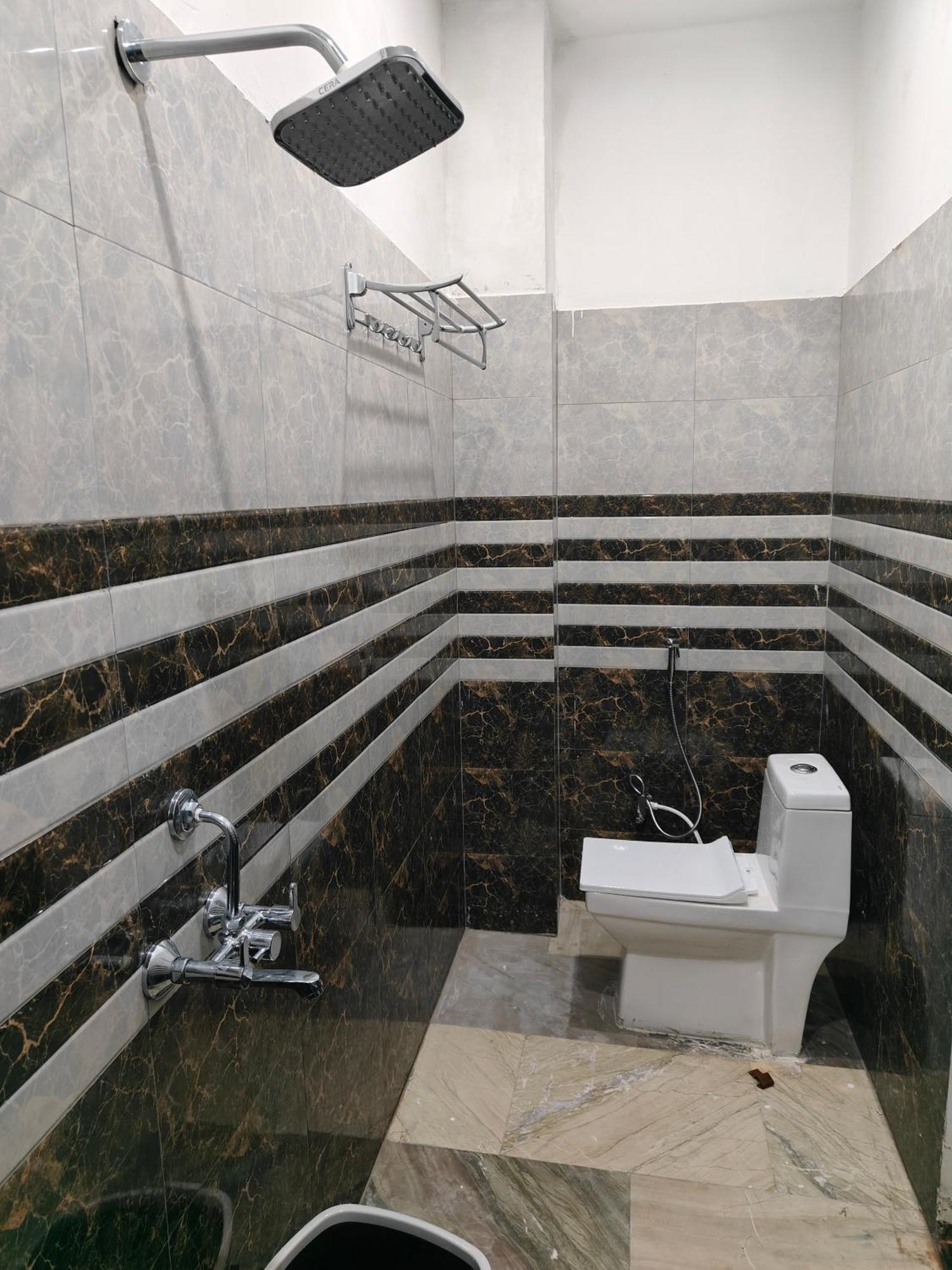 Sky Inn Paying Guest House Waranasi Zewnętrze zdjęcie
